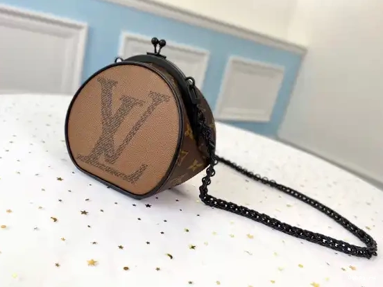 VUITTON BOURSICOT BC LOUIS 0521